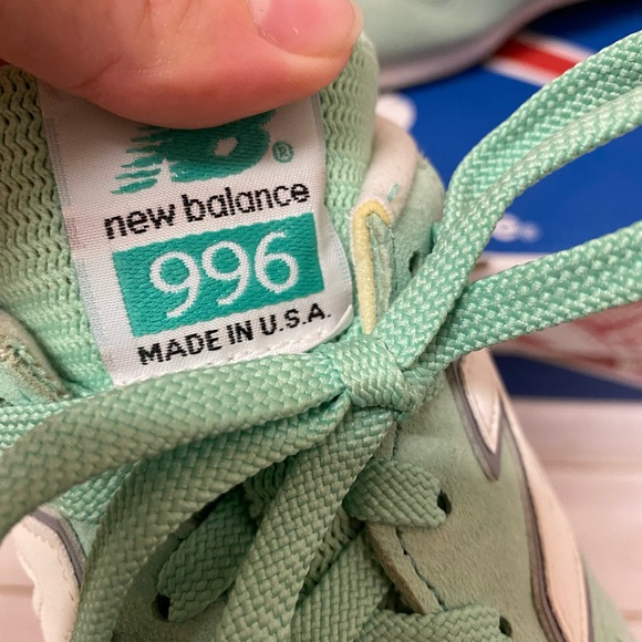 New Balance 996 Mint Green Runners - Picture 2 of 4